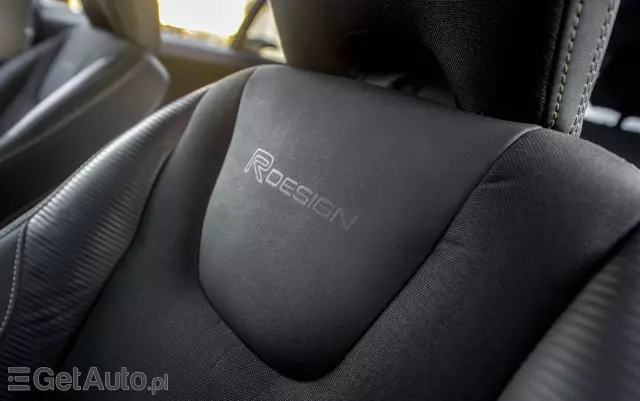 VOLVO V60 T4 R-Design Momentum