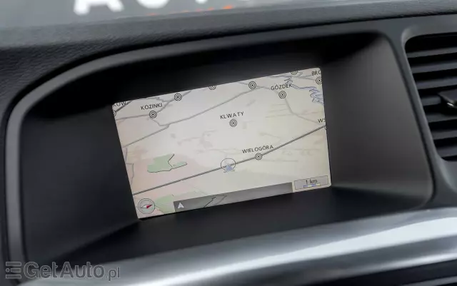 VOLVO V60 T4 R-Design Momentum