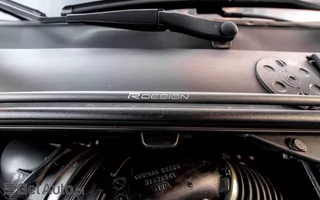 VOLVO V60 T4 R-Design Momentum