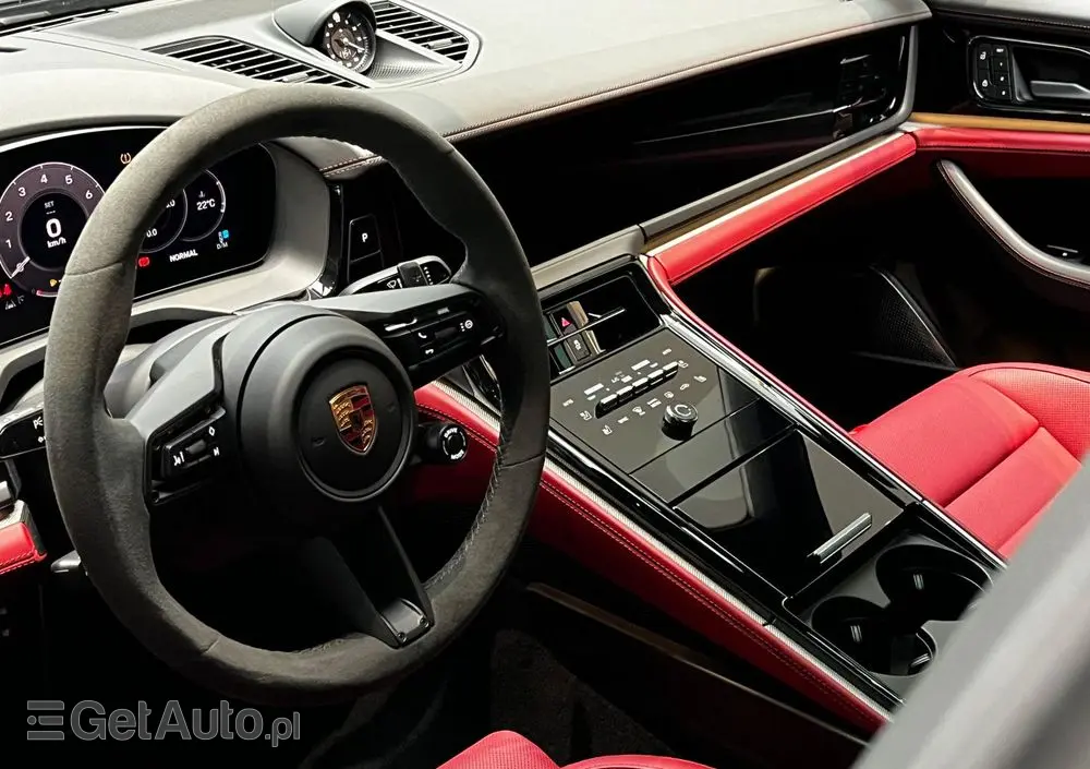 PORSCHE Panamera 4