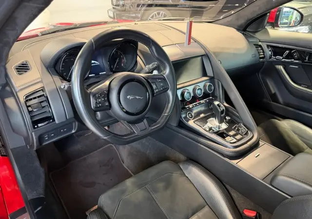 JAGUAR F-Type 