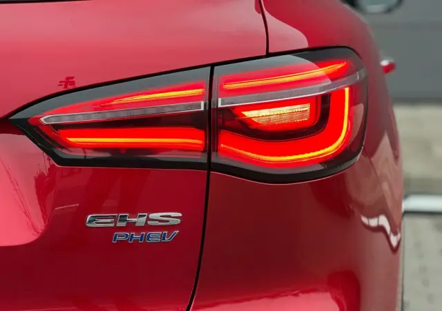 MG HS PHEV Luxury
