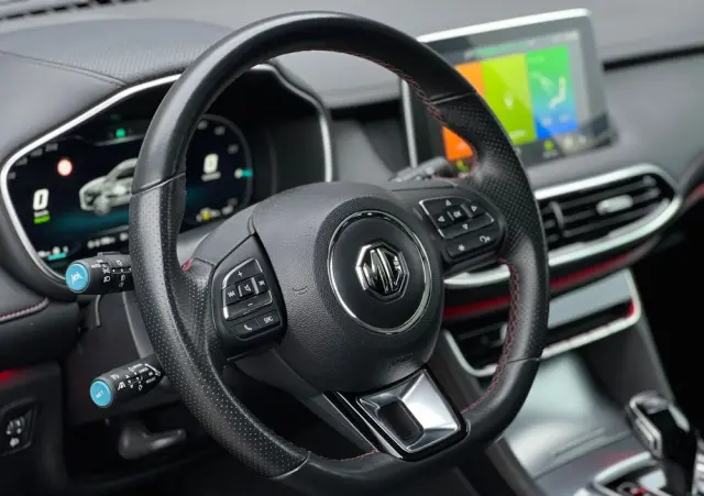 MG HS PHEV Luxury