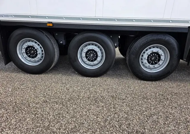 SCHMITZ CARGOBULL CHŁODNIA THERMO KING  / ŚCIANA 7 CM / 