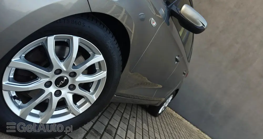 KIA Carens 1.6 GDI ISG Vision