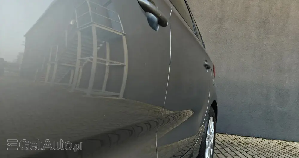 KIA Carens 1.6 GDI ISG Vision