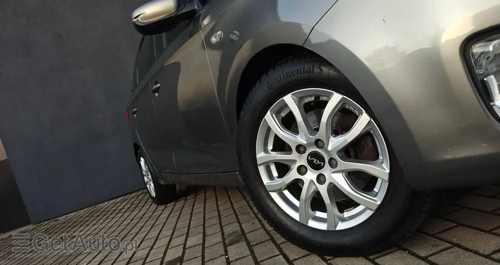 KIA Carens 1.6 GDI ISG Vision