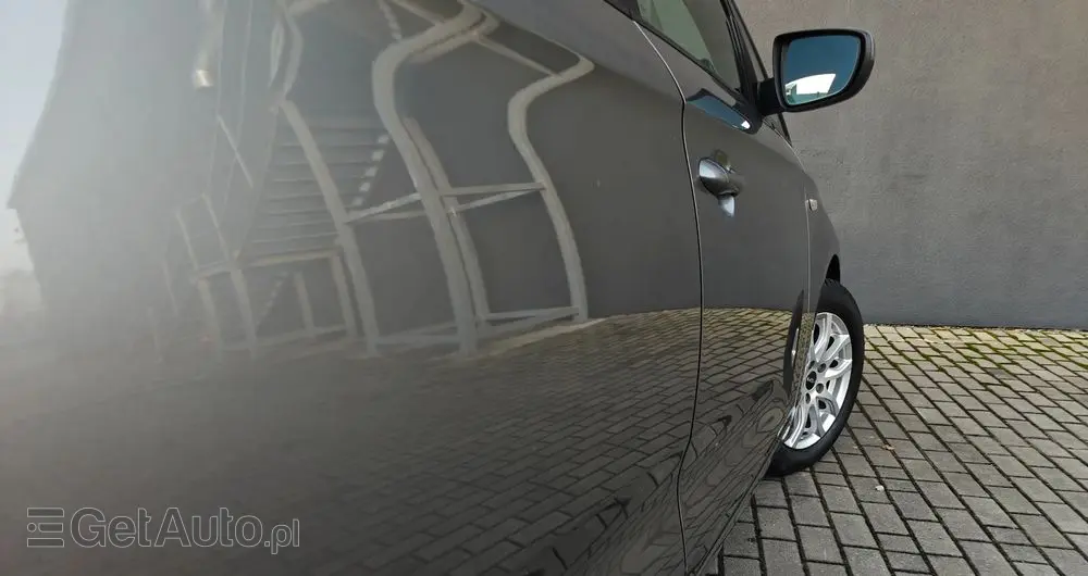 KIA Carens 1.6 GDI ISG Vision