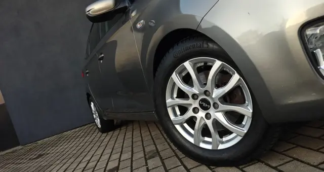 KIA Carens 1.6 GDI ISG Vision