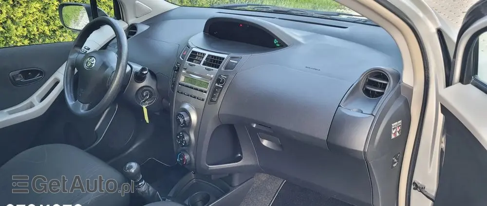 TOYOTA Yaris 1.33 Luna