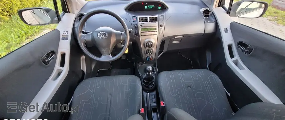 TOYOTA Yaris 1.33 Luna