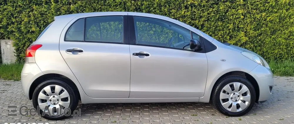 TOYOTA Yaris 1.33 Luna