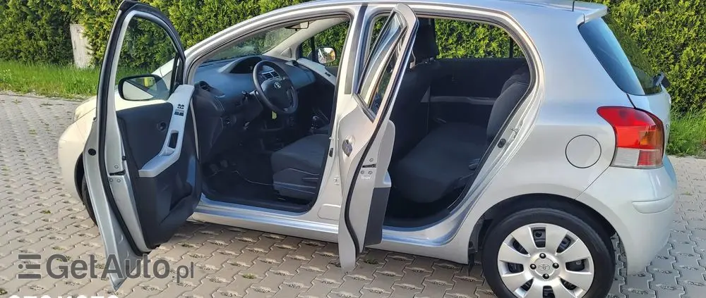 TOYOTA Yaris 1.33 Luna