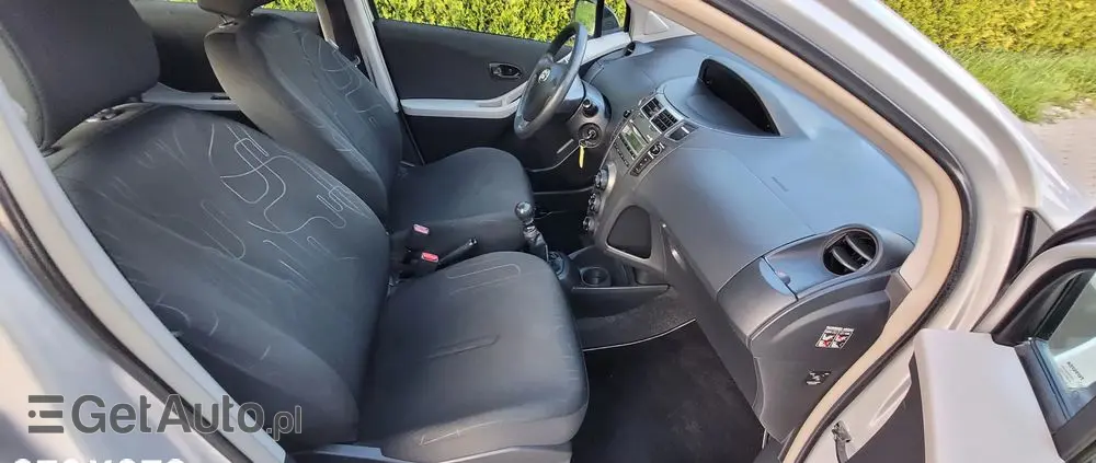 TOYOTA Yaris 1.33 Luna
