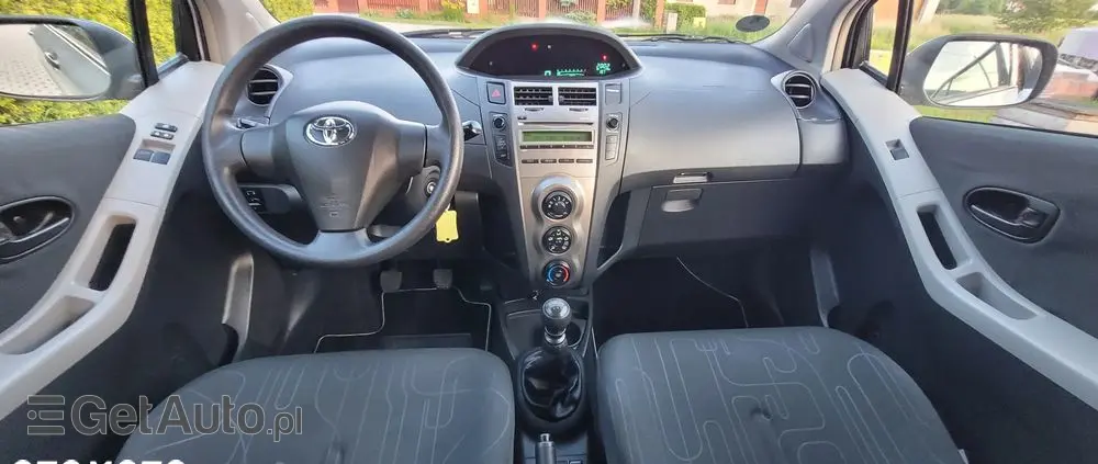 TOYOTA Yaris 1.33 Luna