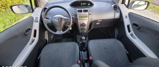 TOYOTA Yaris 1.33 Luna