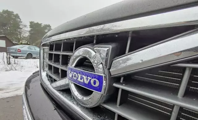 VOLVO XC90 