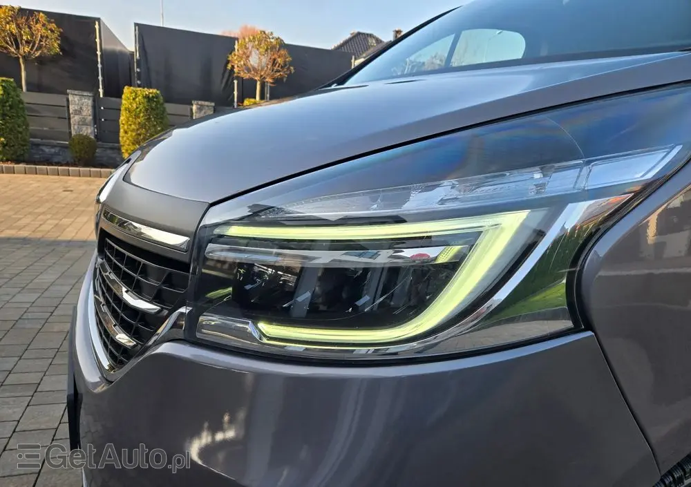 RENAULT Trafic Grand SpaceClass 2.0 dCi EDC