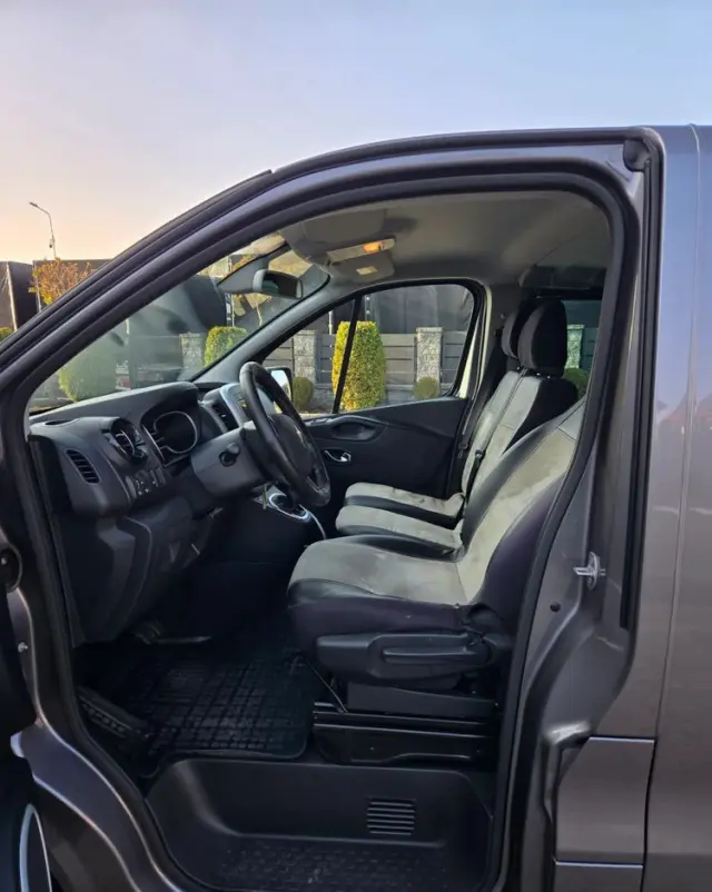 RENAULT Trafic Grand SpaceClass 2.0 dCi EDC