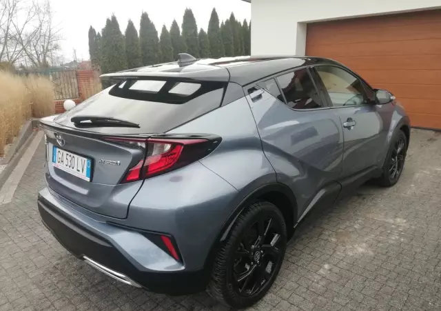 TOYOTA C-HR 