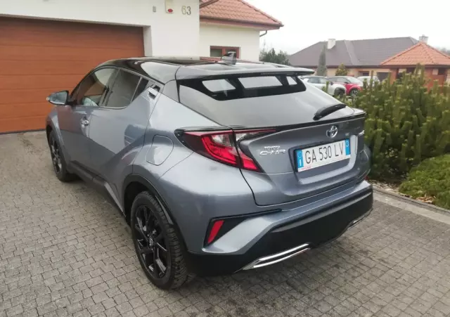 TOYOTA C-HR 
