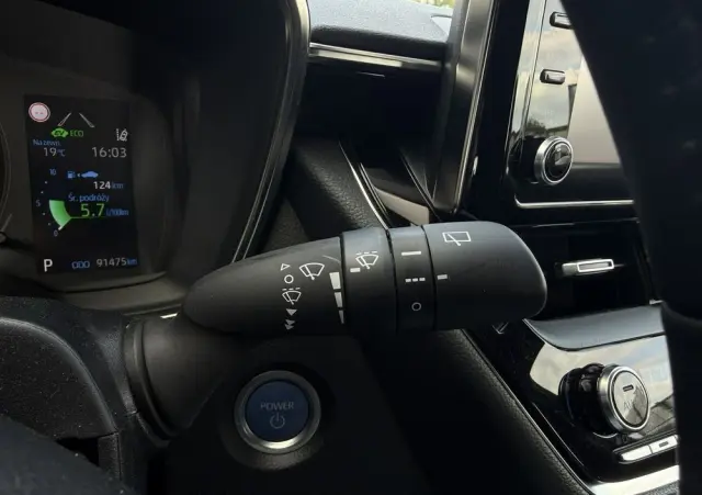 TOYOTA Corolla 1.8 Hybrid Comfort