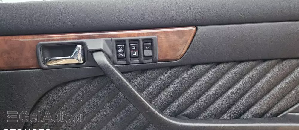 MERCEDES-BENZ 560 SEL - Long 