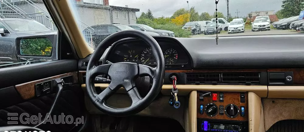 MERCEDES-BENZ 560 SEL - Long 