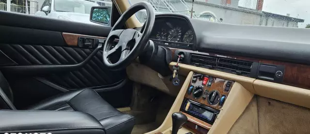 MERCEDES-BENZ 560 SEL - Long 