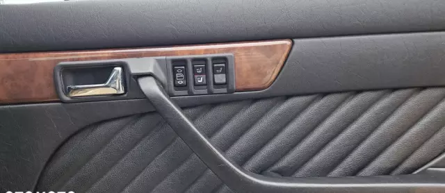 MERCEDES-BENZ 560 SEL - Long 