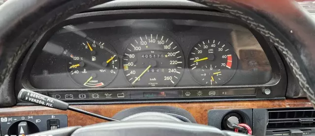 MERCEDES-BENZ 560 SEL - Long 