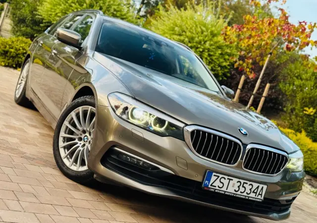 BMW Seria 5 520d xDrive Touring