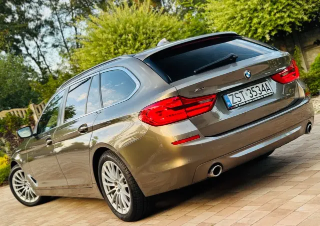 BMW Seria 5 520d xDrive Touring