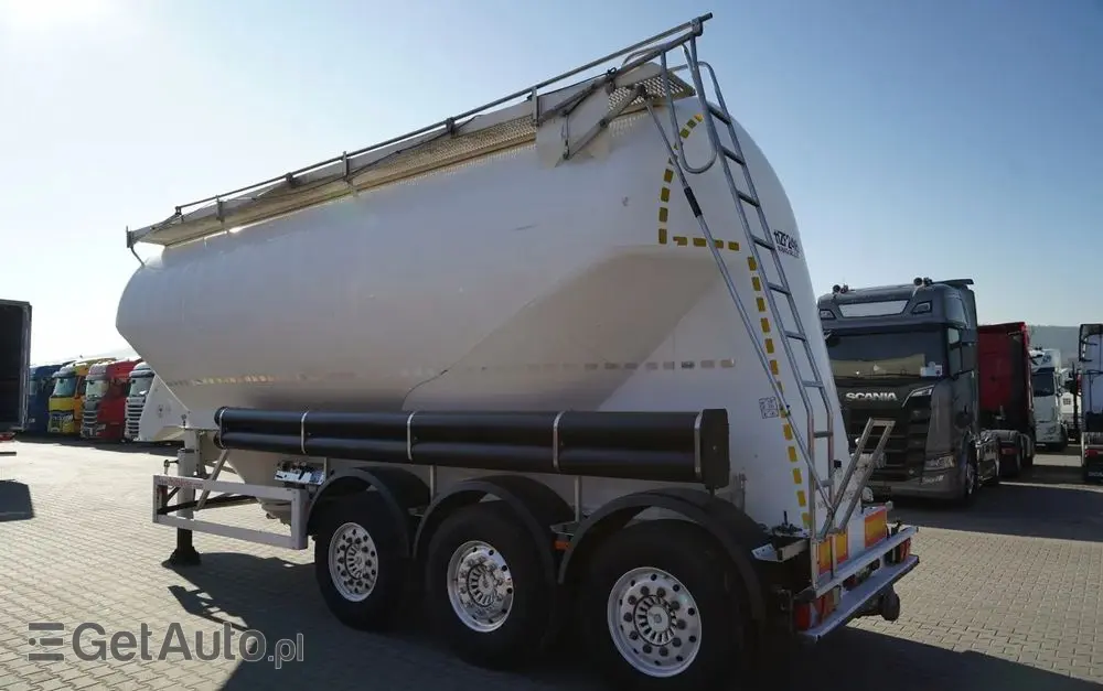 FELDBINDER CEMENTONACZEPA / 3 KOMORY / 37 000 L / SILOS / DO MATERIAŁÓW SYPKICH / OŚ PODNOSZONA / SAF / ALUFELGI 