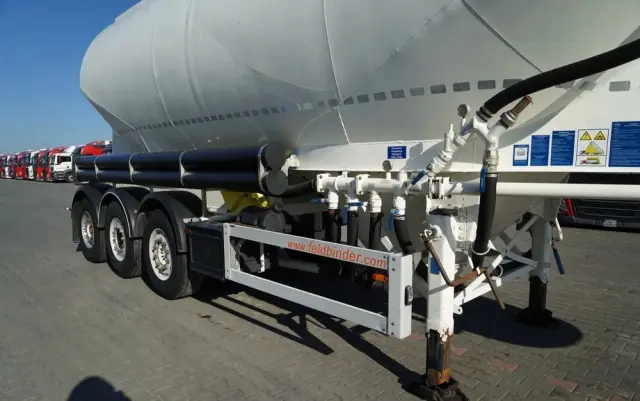 FELDBINDER CEMENTONACZEPA / 3 KOMORY / 37 000 L / SILOS / DO MATERIAŁÓW SYPKICH / OŚ PODNOSZONA / SAF / ALUFELGI 