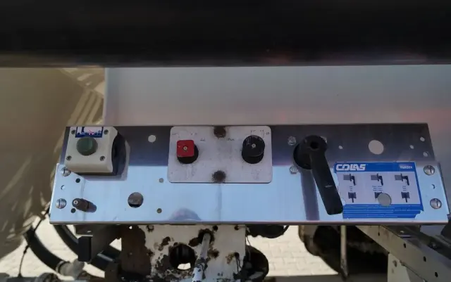 FELDBINDER CEMENTONACZEPA / 3 KOMORY / 37 000 L / SILOS / DO MATERIAŁÓW SYPKICH / OŚ PODNOSZONA / SAF / ALUFELGI 