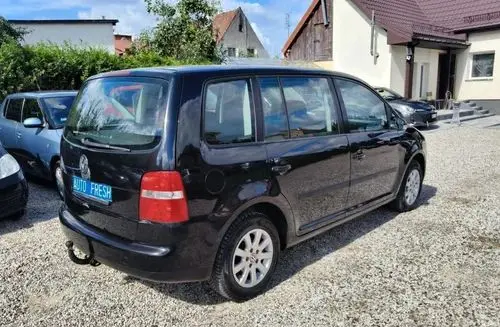 VOLKSWAGEN Touran 