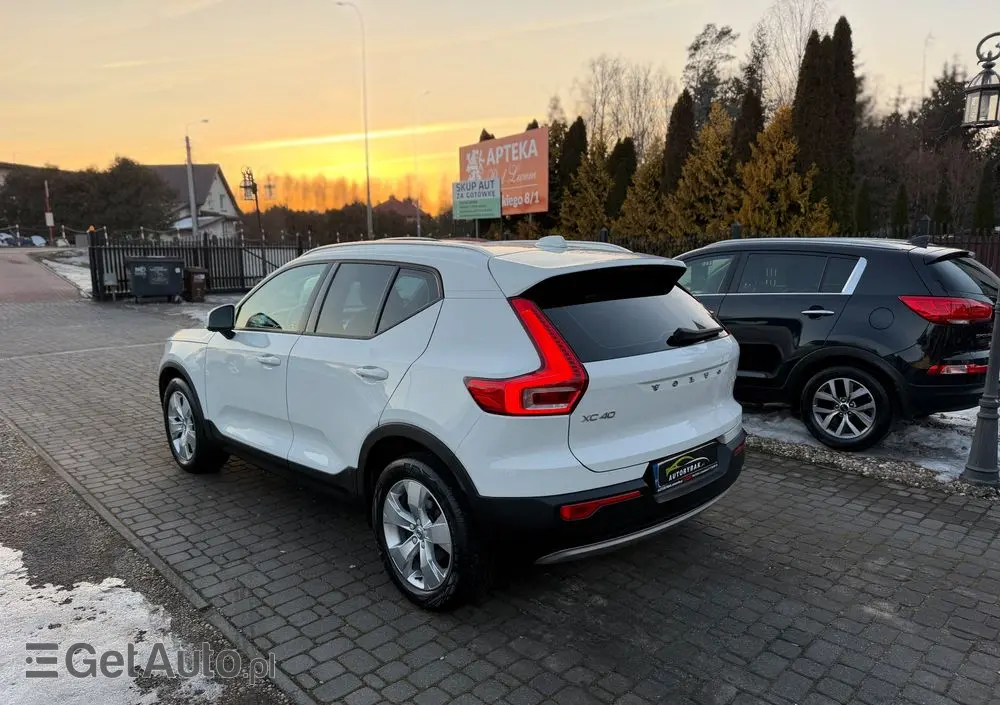 VOLVO XC 40 T3 Momentum Pro
