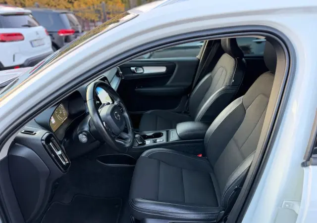 VOLVO XC 40 T3 Momentum Pro