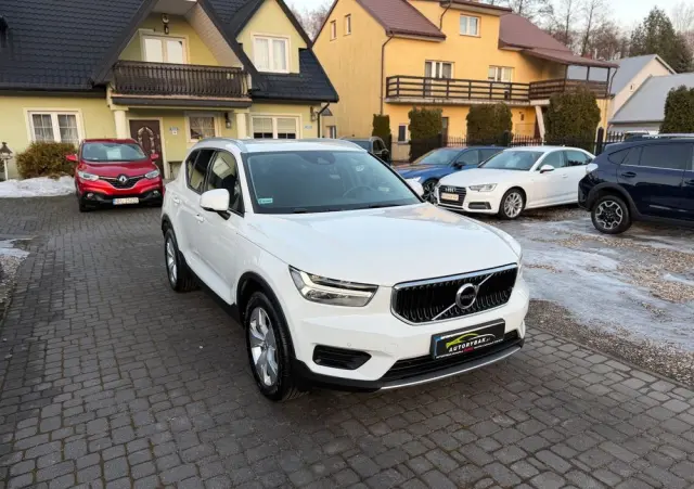 VOLVO XC 40 T3 Momentum Pro