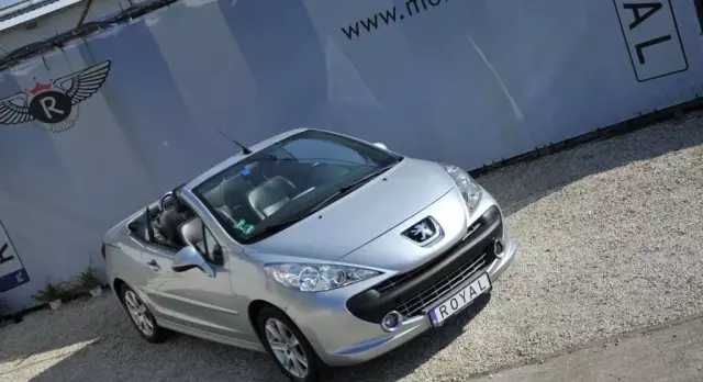 PEUGEOT 207 