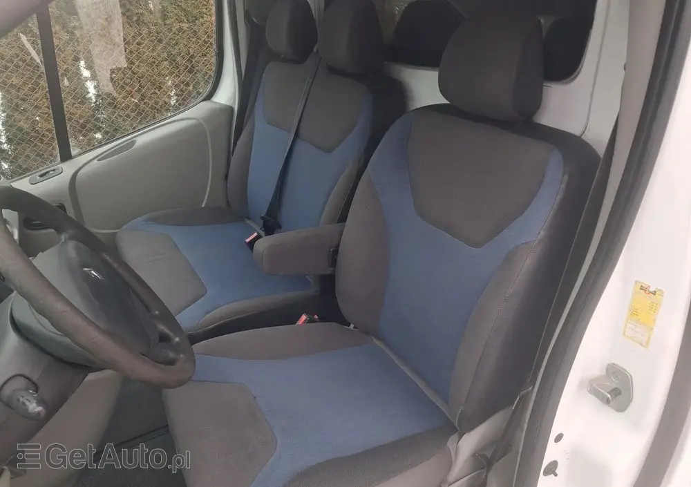 RENAULT TRAFIC 