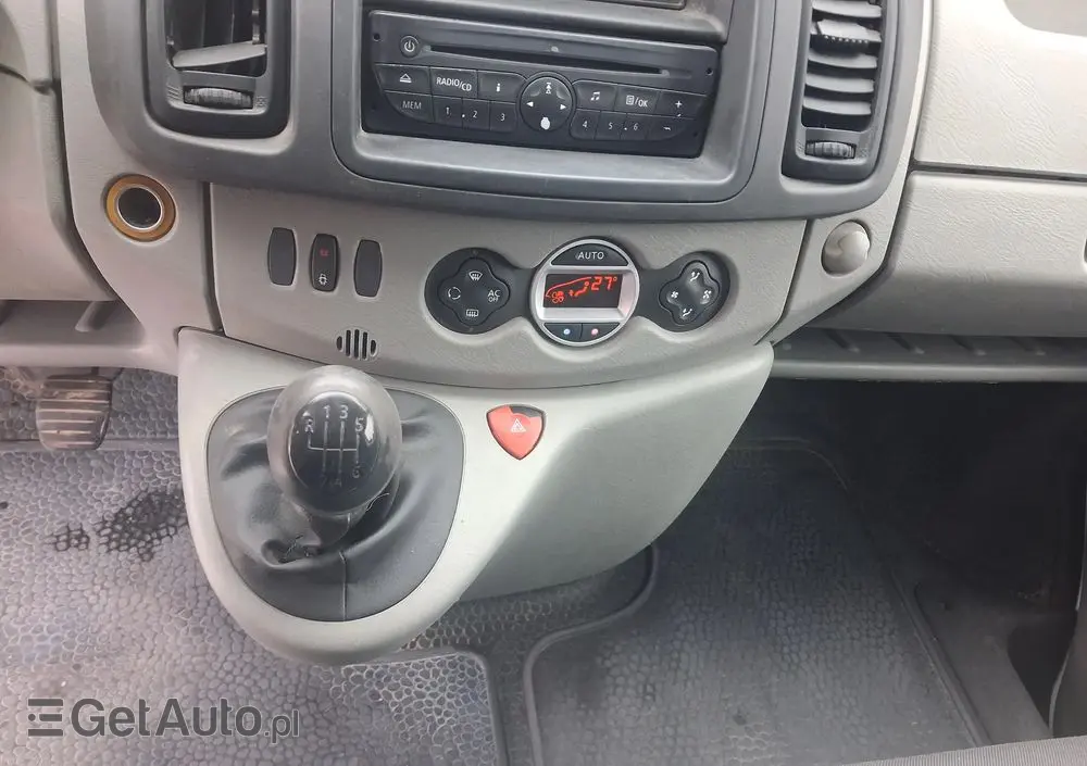 RENAULT TRAFIC 