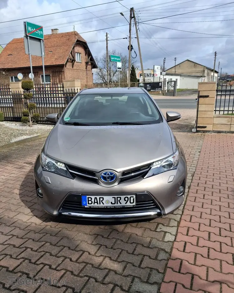 TOYOTA Auris 
