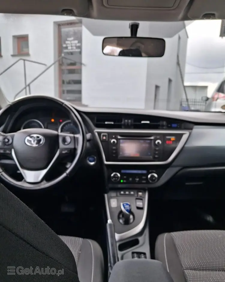 TOYOTA Auris 