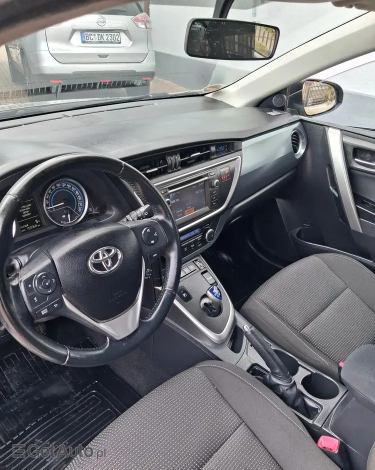 TOYOTA Auris 