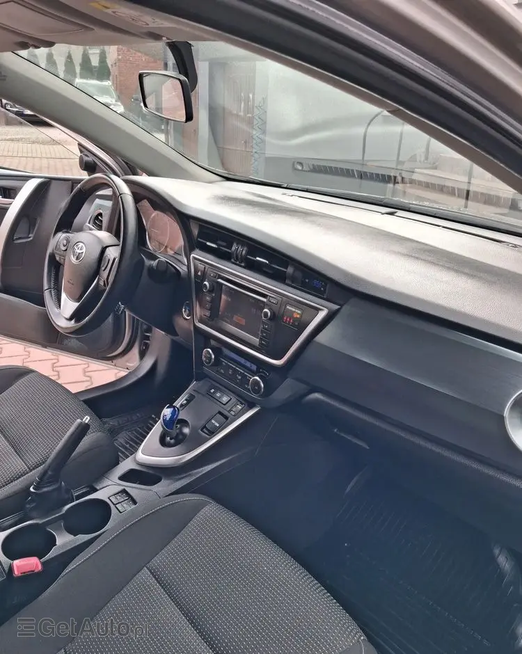 TOYOTA Auris 