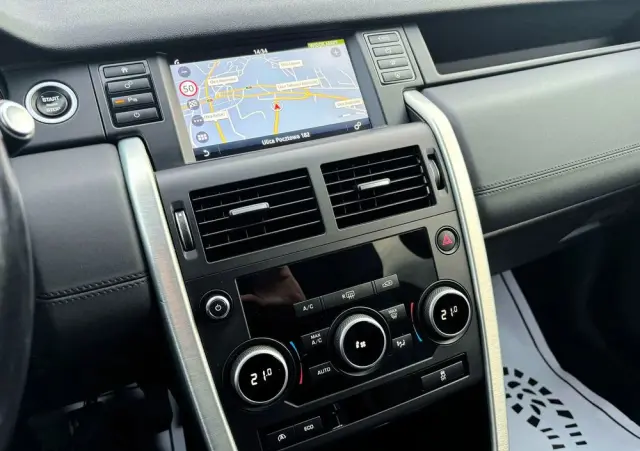 LAND ROVER Discovery Sport Ver-2-0-d150-r--dynamic-s