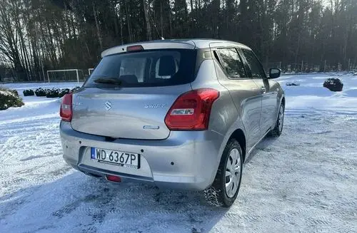 SUZUKI Swift 