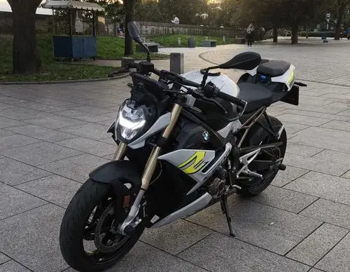 BMW S 1000 R 